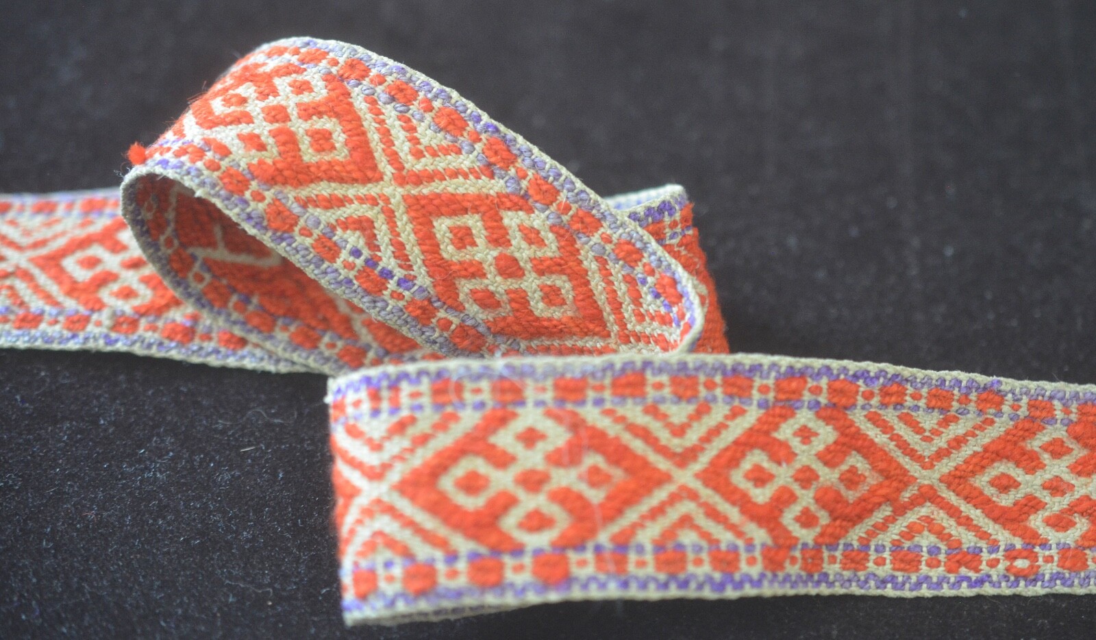 Antique Hand Embroidered Ribbon Trim UU987 Antique Hand Embroidered Ribbon Trim UU987