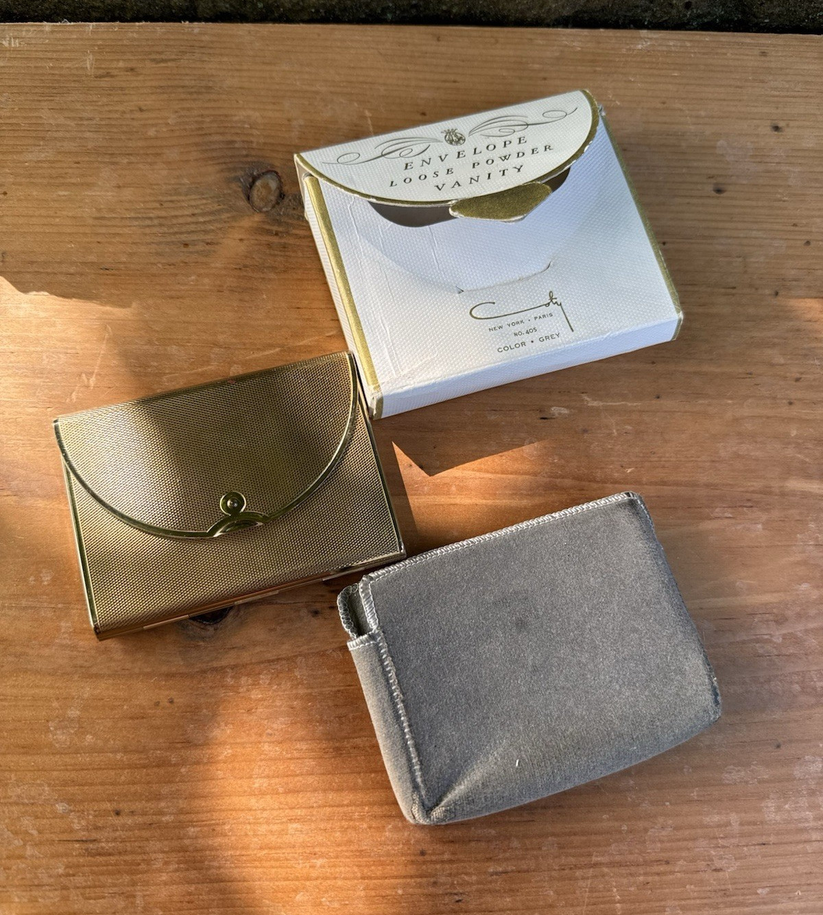 1950’s Women’s Envelope Face Powder Compact Mirror Case w/ Box, Puff & Insert