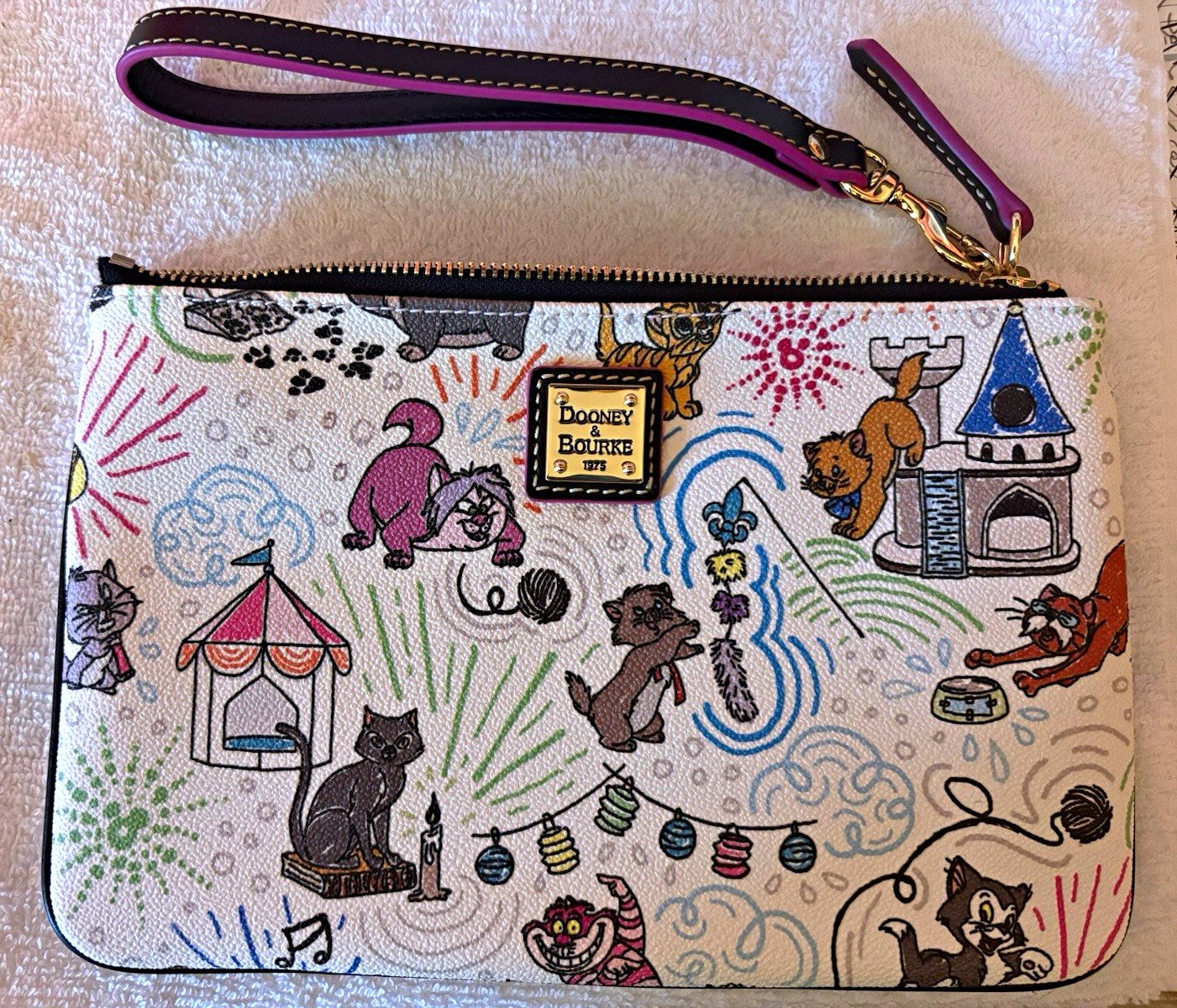 Dooney & Bourke Disney Aristo Cats large Wristlet Pouch RARE- hot pink💗💗