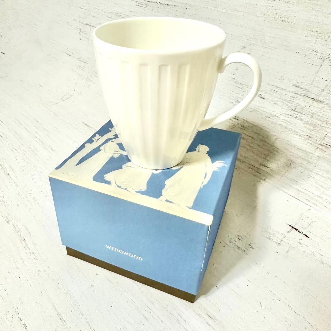 Wedgwood Night & Day Fluted Mug Pair White Bone China Used [Age 13+]