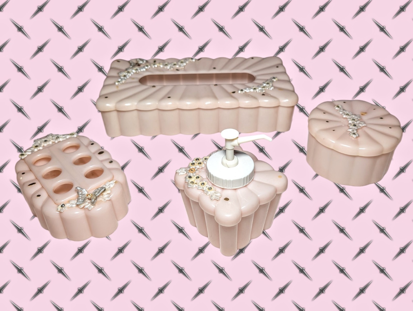 60'S MENDA Vintage Vanity Set Pink Rhinestones BUTTERFLIES Floral Powder Tissue 60'S MENDA Vintage Vanity Set Pink Rhinestones BUTTERFLIES Floral Powder Tissue