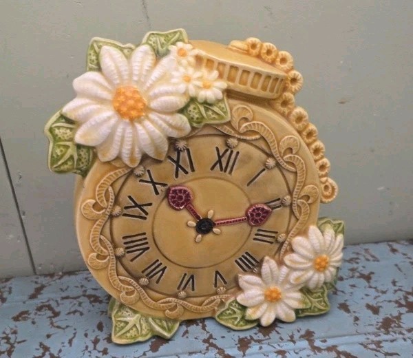 Vtg Lefton Mid Century Clock & Dasies Figurine Bank So Pretty 