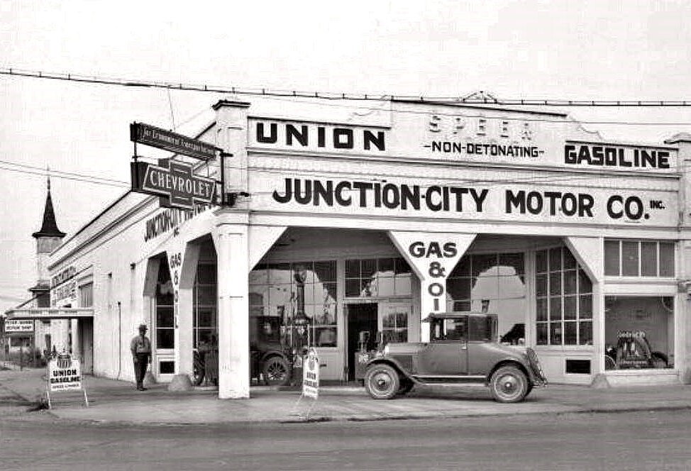 1920\'S UNION GAS STATION JUNCTION CITY ORE. MOTOR CO. CHEVROLET 5x7 REPRINT