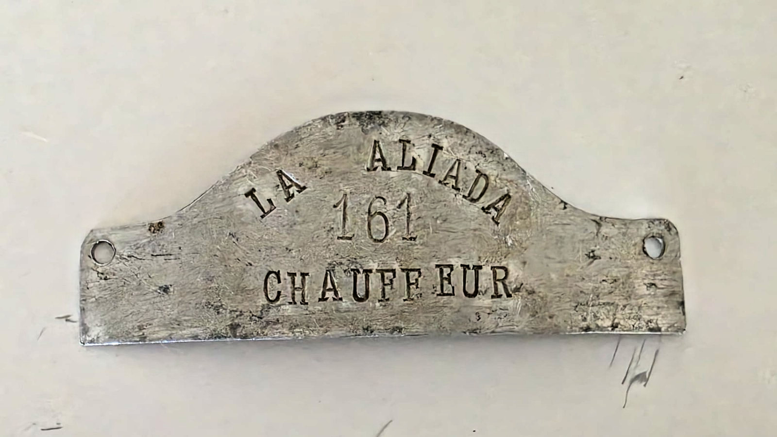 ANTIQUE CHAUFFEUR LA ALIADA Company 161 UNIFORM BADGE 1930s BATISTA MACHADO ERA