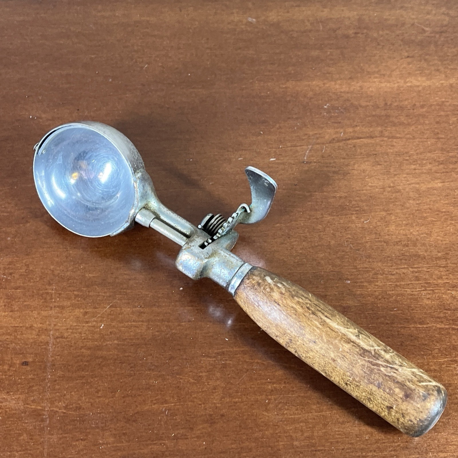 Vintage Hamilton Beach Ice Cream Scoop Model 50-A Wood Handle