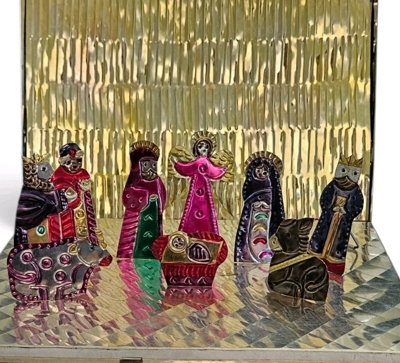 VTG Tirso Cuevas Mexican Folk Art Punched Tin Nativity Box Nacimiento 10.5 x 7.5