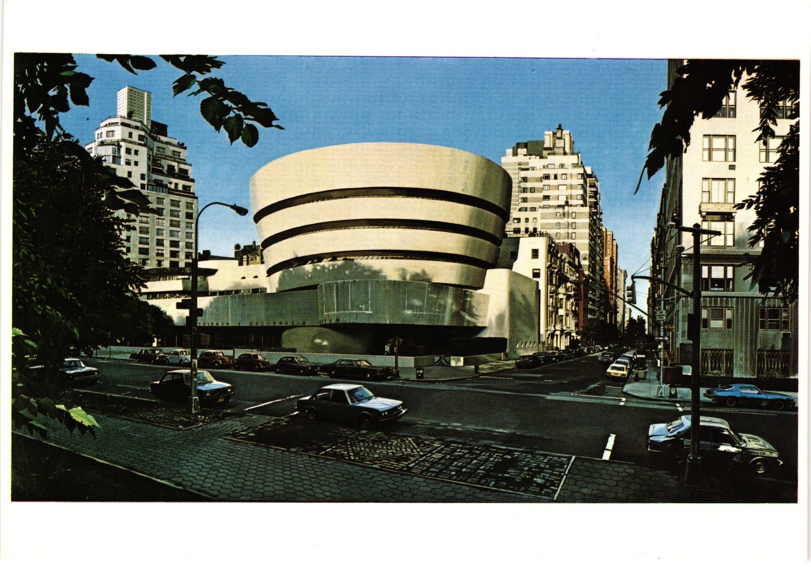 Richard Estes Guggenheim Museum New York NYC 1979 Art Painting Postcard 1987