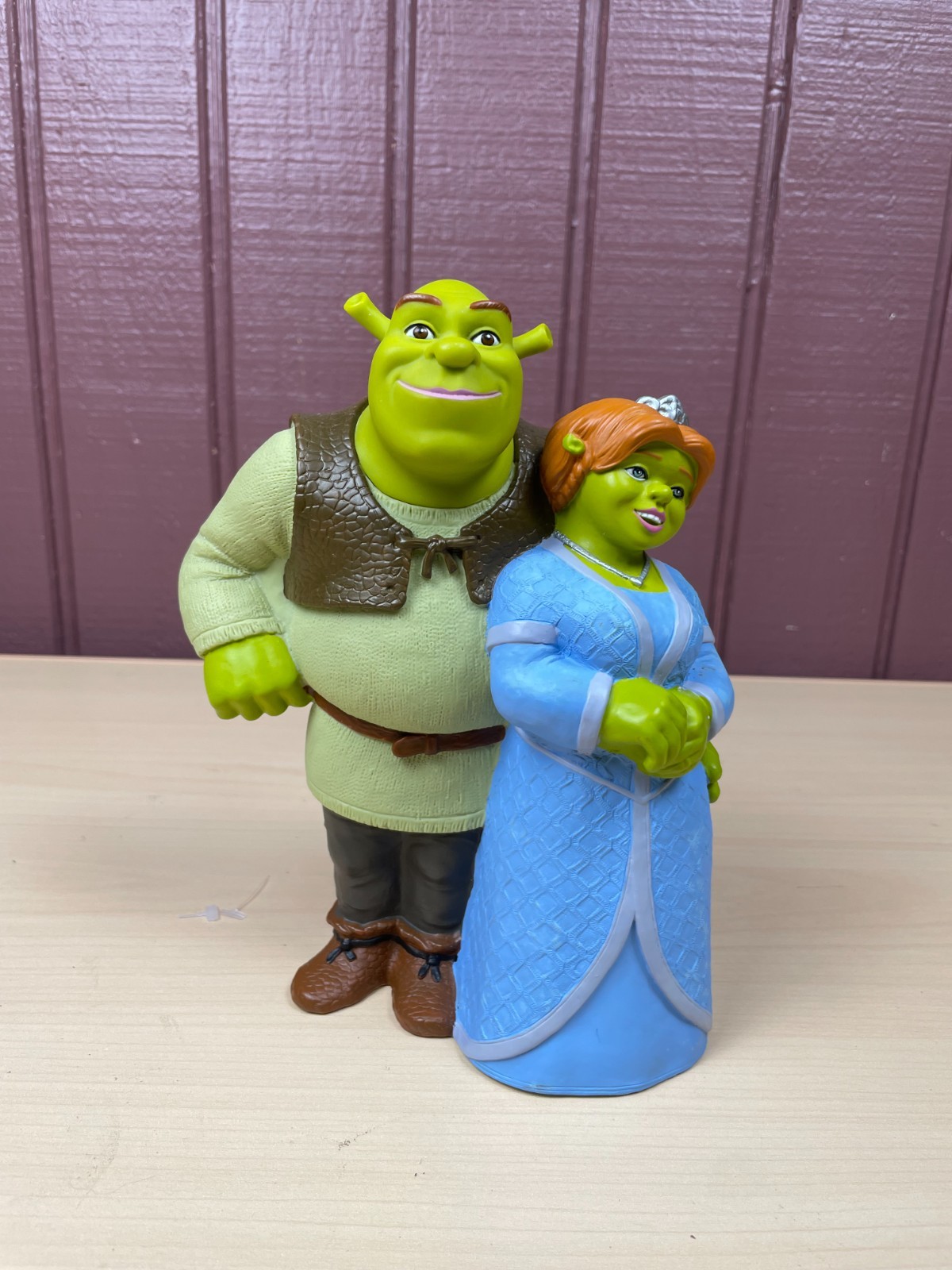 RARE Dreamworks Shrek and Fiona 2006 Hound Dog Company Statue Disney RARE Dreamworks Shrek and Fiona 2006 Hound Dog Company Statue Disney