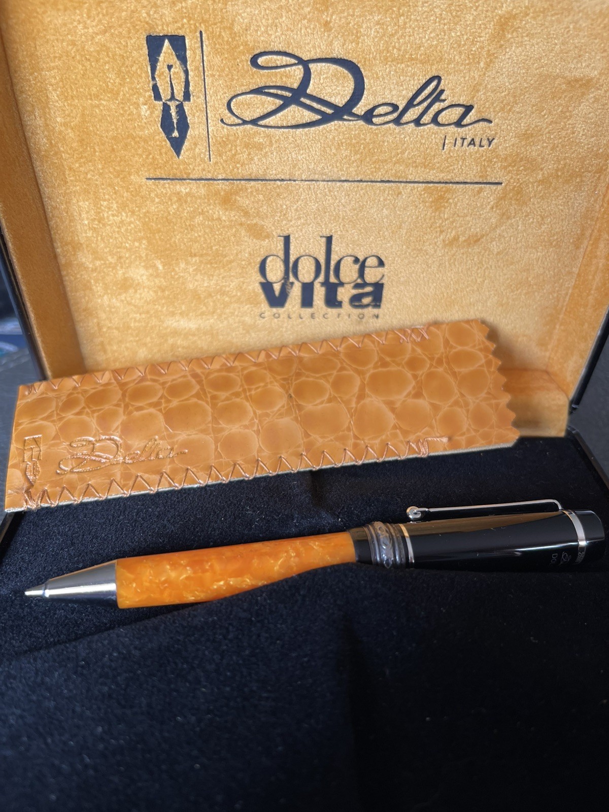 Delta Dolcevita Mid-Size Ballpoint Pen 925 Sterling Silver Ring  DV80179