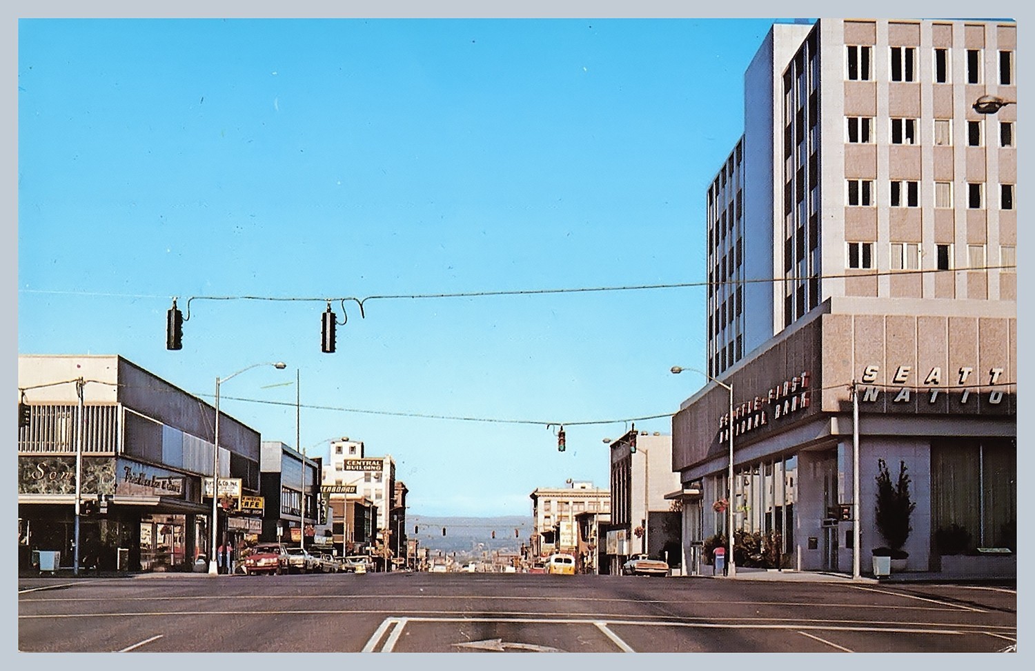 1970s Everett WA Hewitt Avenue Downtown Street Scene Vintage Cars Postcard -313