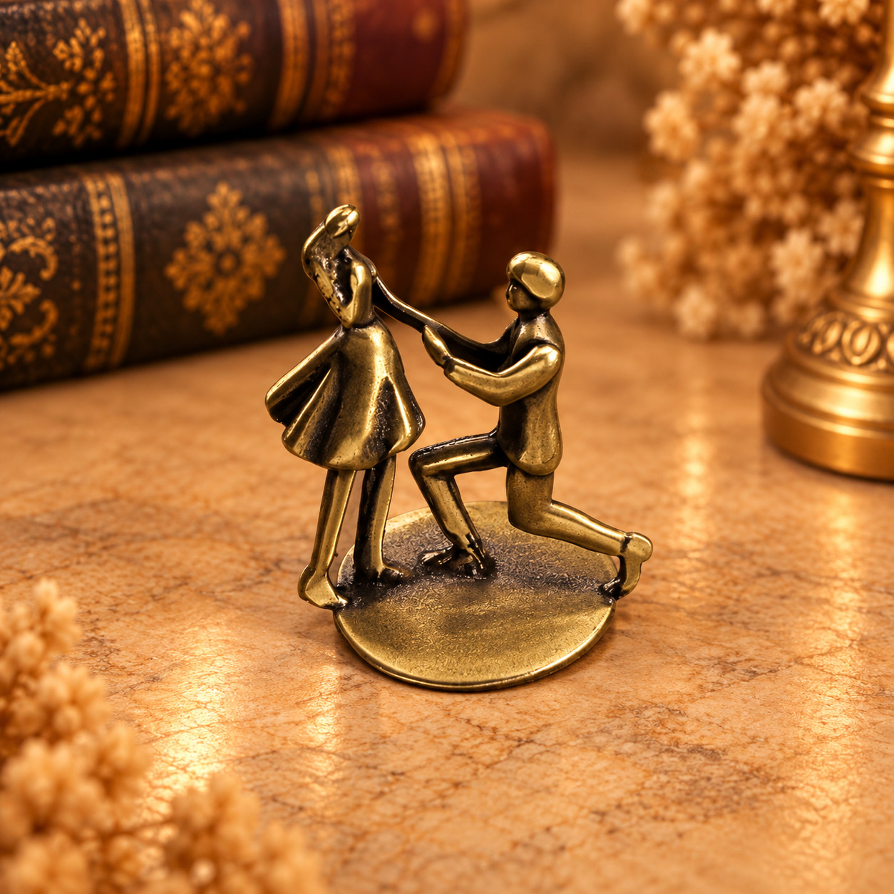 Mini Vintage Brass Proposing Couple Statue Ornament Collectible CUTE GIFT DECOR