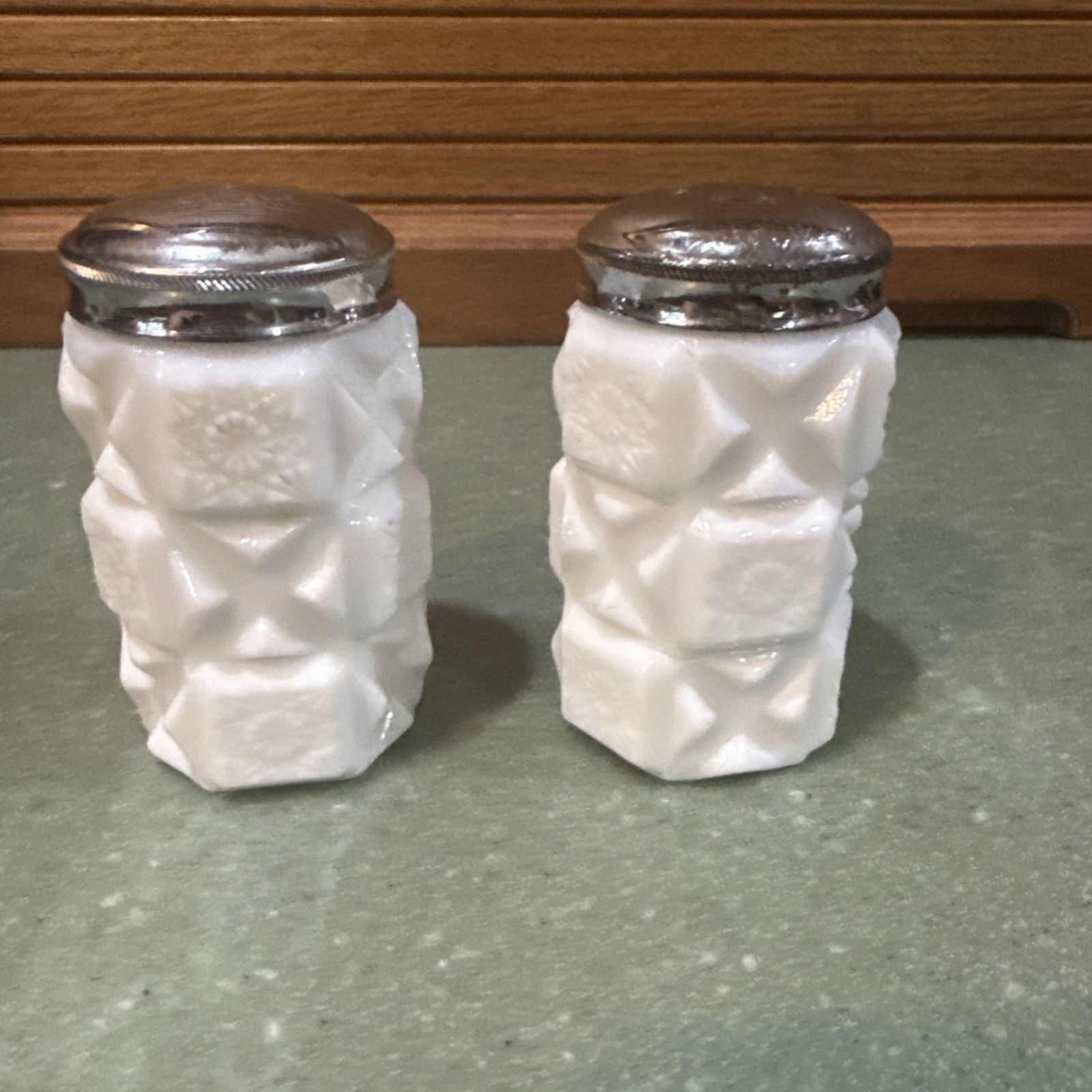 Vtg Westmoreland Old Quilt White Milk Glass Salt & Pepper Shaker Set 