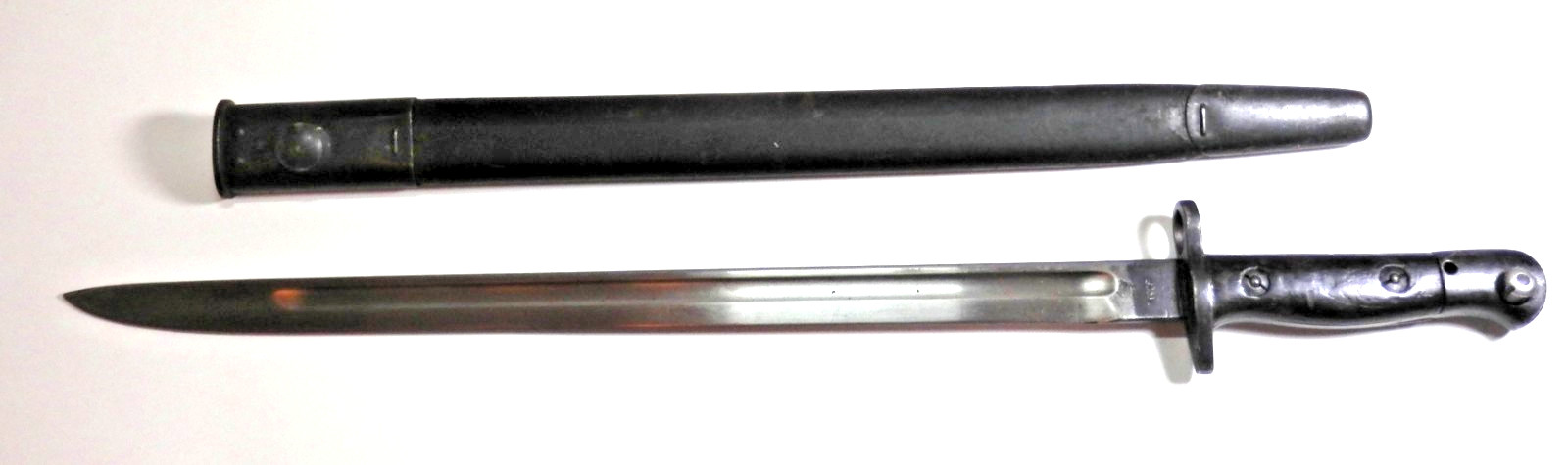 WWI Original British Pattern M1907 Rifle Bayonet with Leather Sheath - 10 '16