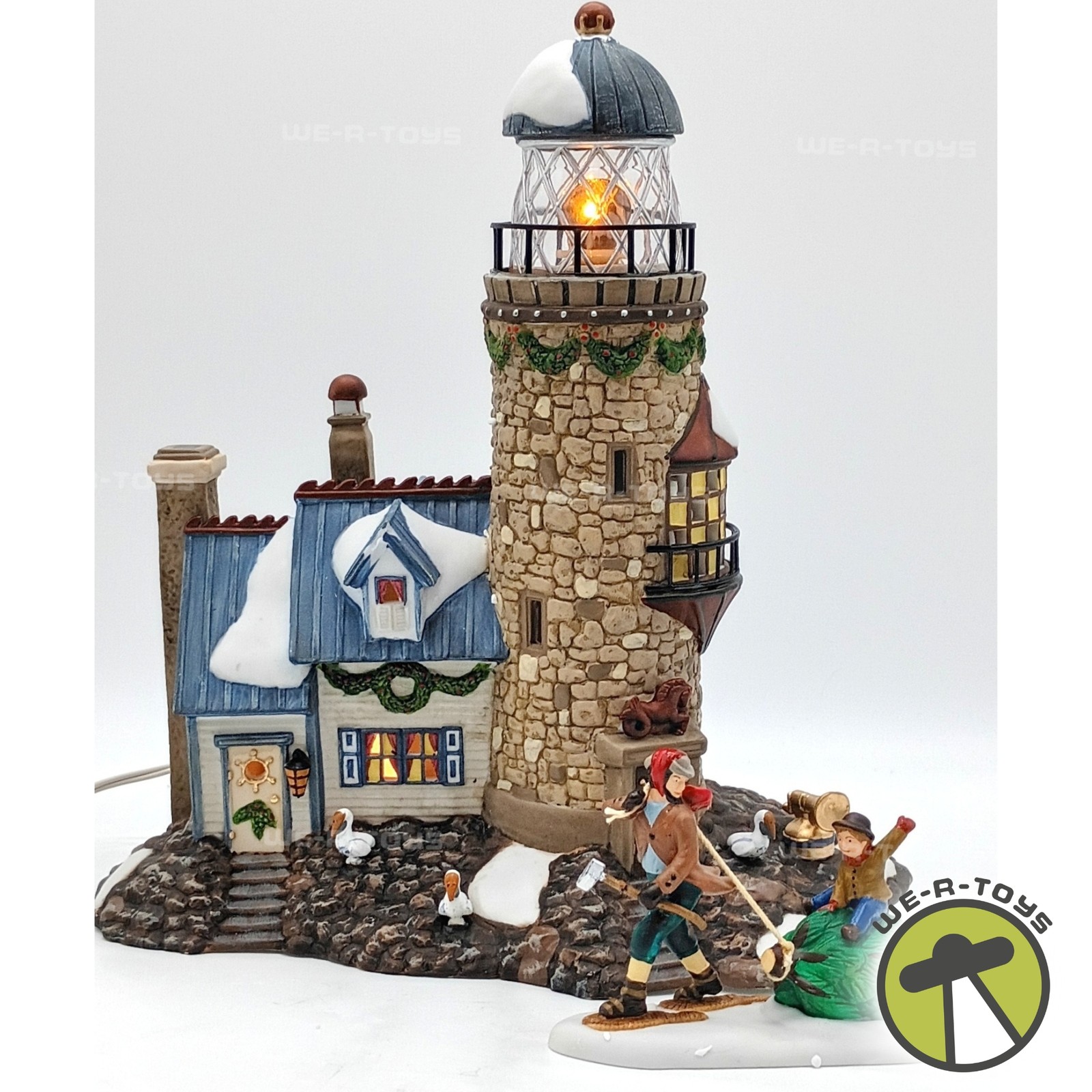Department 56 New England Village Series Christmas at Salt Bay Lighthouse 57007
