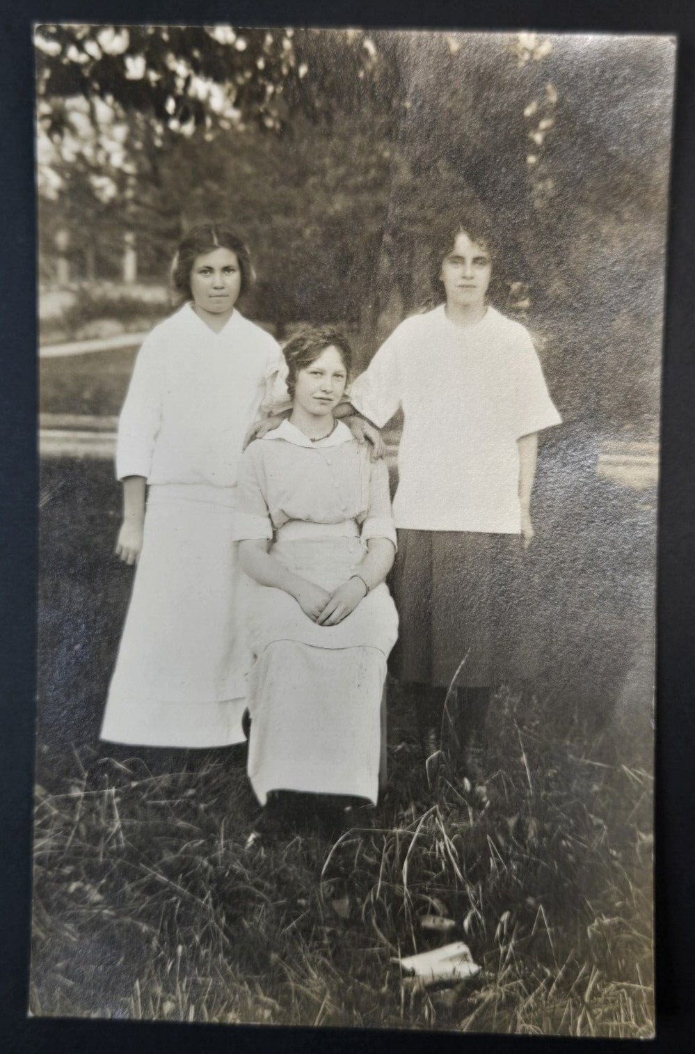 Vintage 1904-1920\'s CYKO B&W RPPC Pretty Women Posing by Tree Postcard