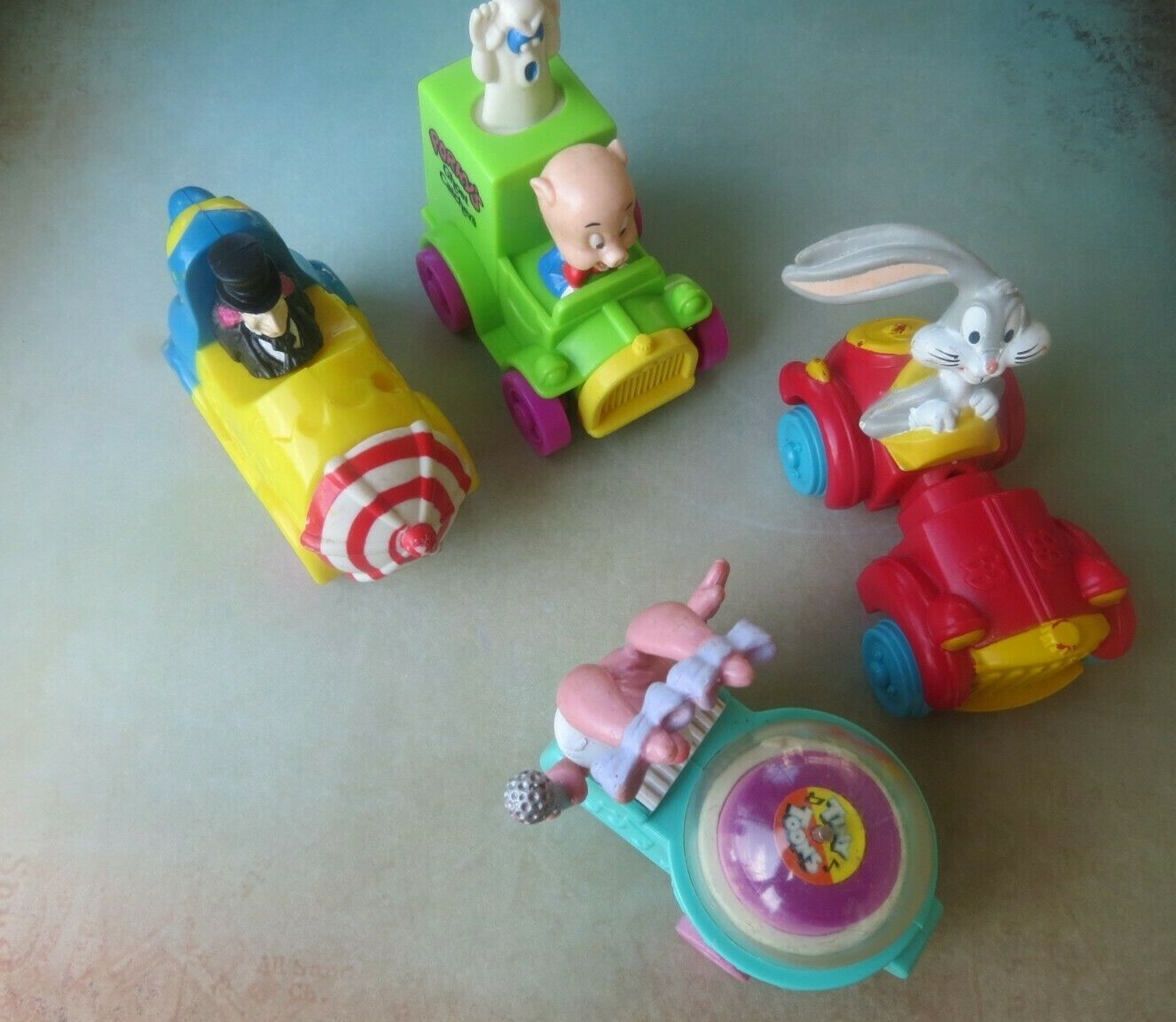 (5) 1992 Vintage Warner Bros. Looney Tune Toys