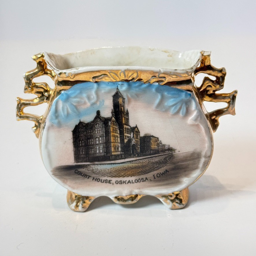 OSKALOOSA IOWA Souvenir Court House Porcelain CHINA ANTIQUE PAINTED TRINKET OSKALOOSA IOWA Souvenir Court House Porcelain CHINA ANTIQUE PAINTED TRINKET