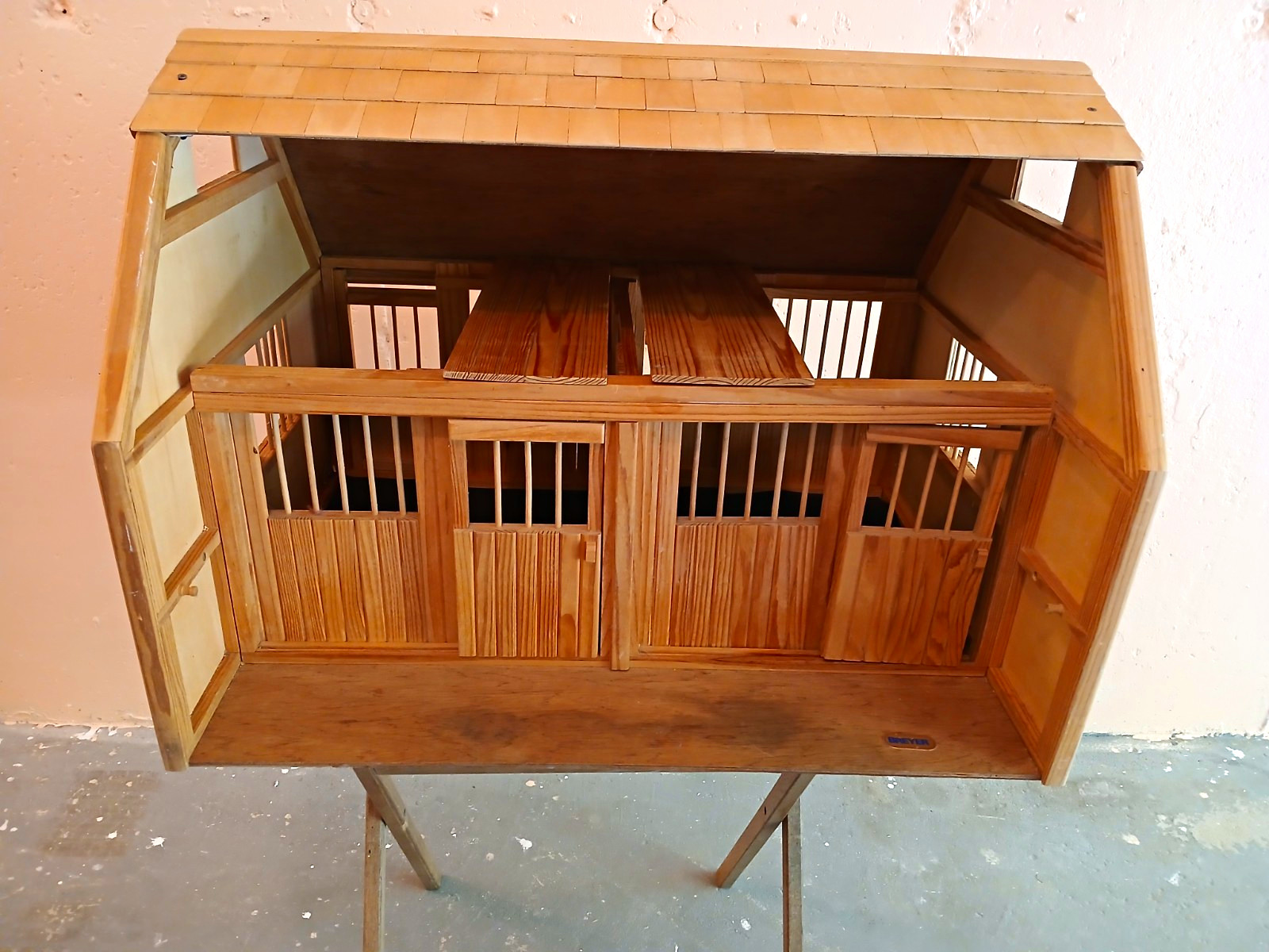 Breyer Wood Model Horse Stable/Barn w/ 2 Stalls & Sliding Doors Vintage, Retired