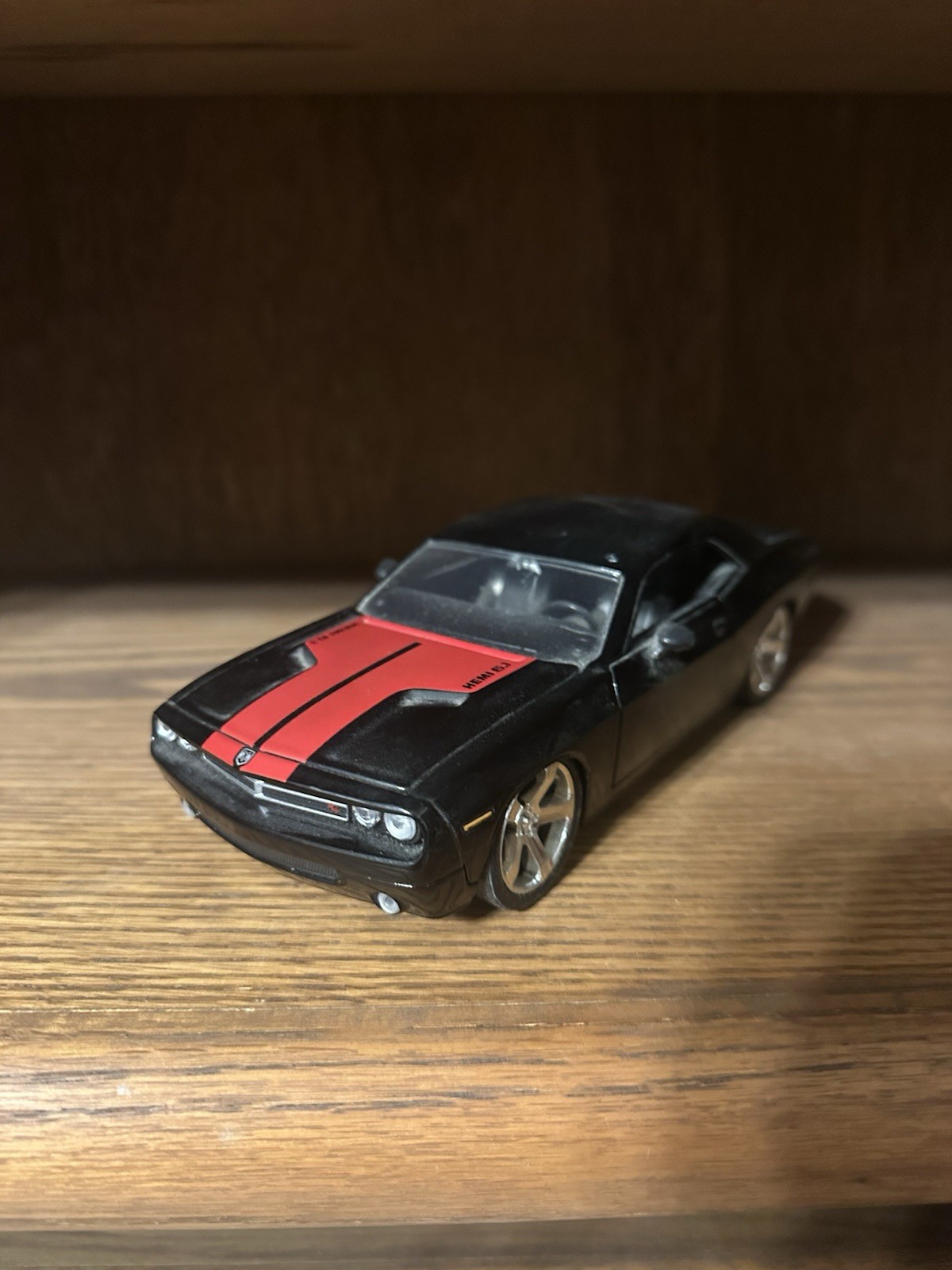 Jada Toys 1/24 1:24 Scale Black/Red 2006 Dodge Challenger Concept NO.91458 Model