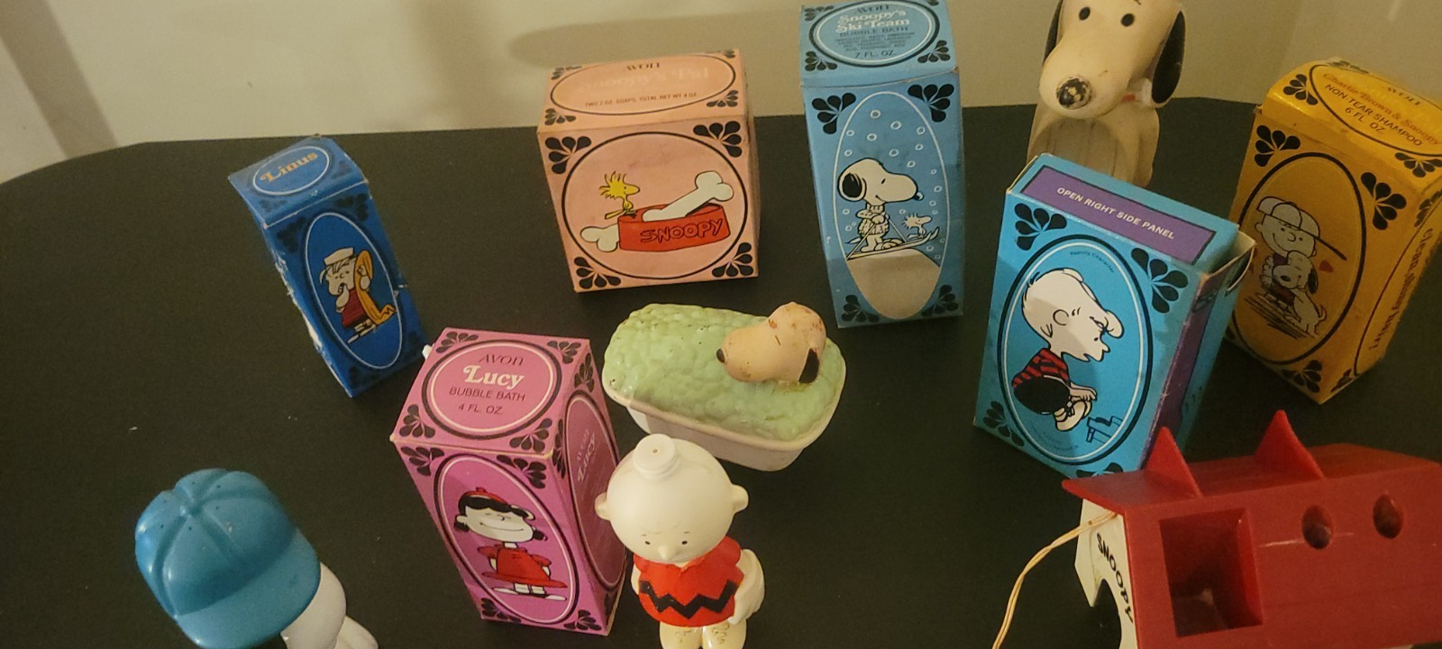 1973 Avon Snoopy\'s Pal  Soap Dish &  Dog Bone some Box, Lucy.  11  vintage 