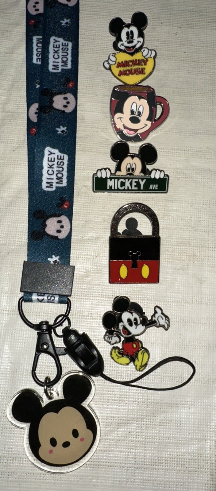 Mickey Mouse Starter Lanyard Set With 5 Disney Park Trading Pins New USA