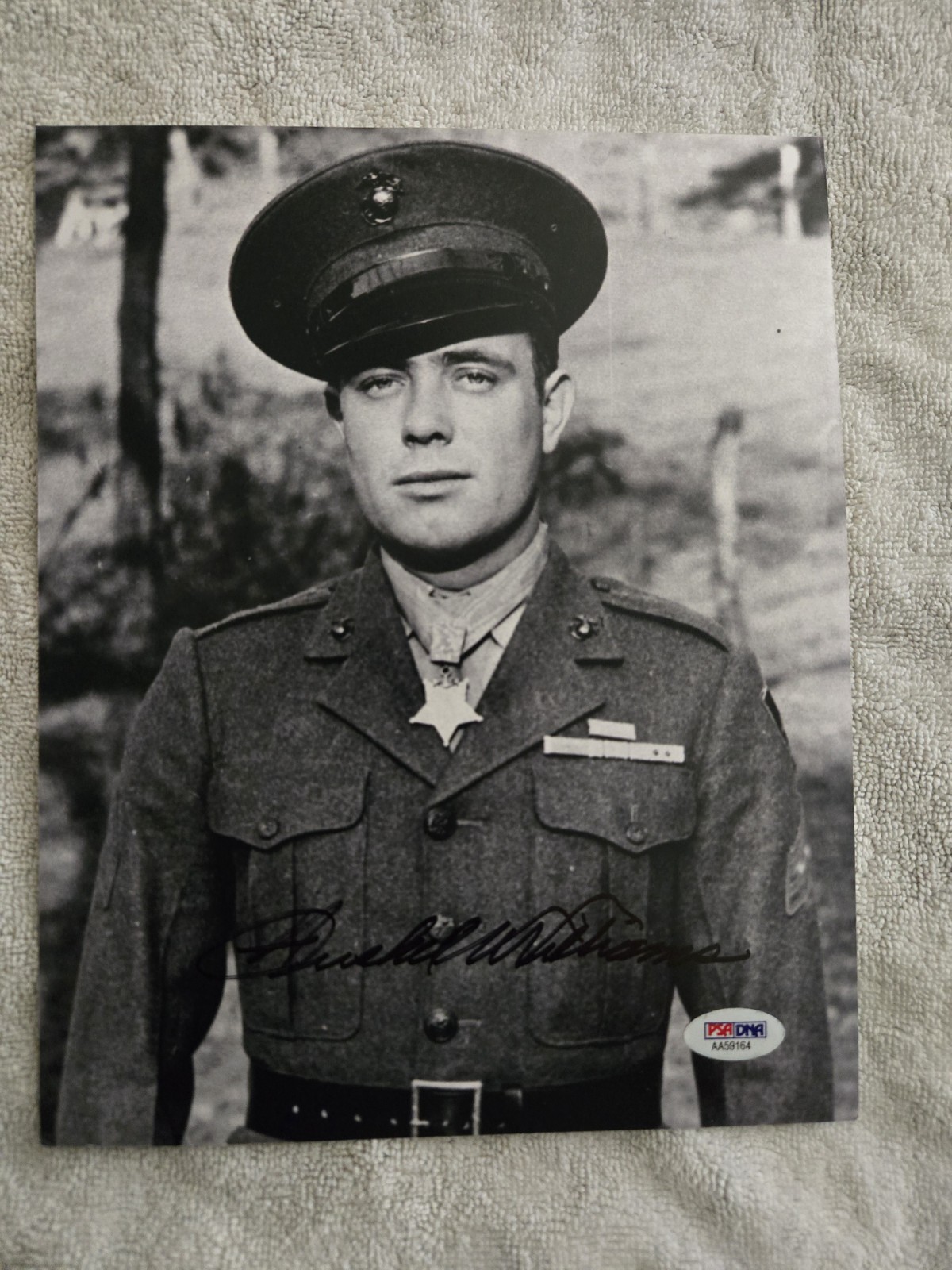MOH USMC 8X10 Autographed photo of Hershel Williams,  PSA cert.