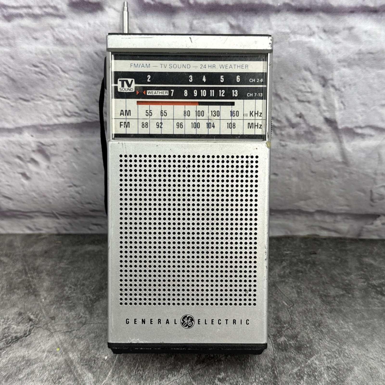 Vintage General Electric Weather Radio TV Sound Model 7-2934A Tested Working