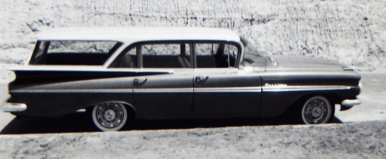 VINTAGE PHOTO 1959 CHEVROLET STATION WAGON AUTOMOBILE CAR OOAK 3.5\