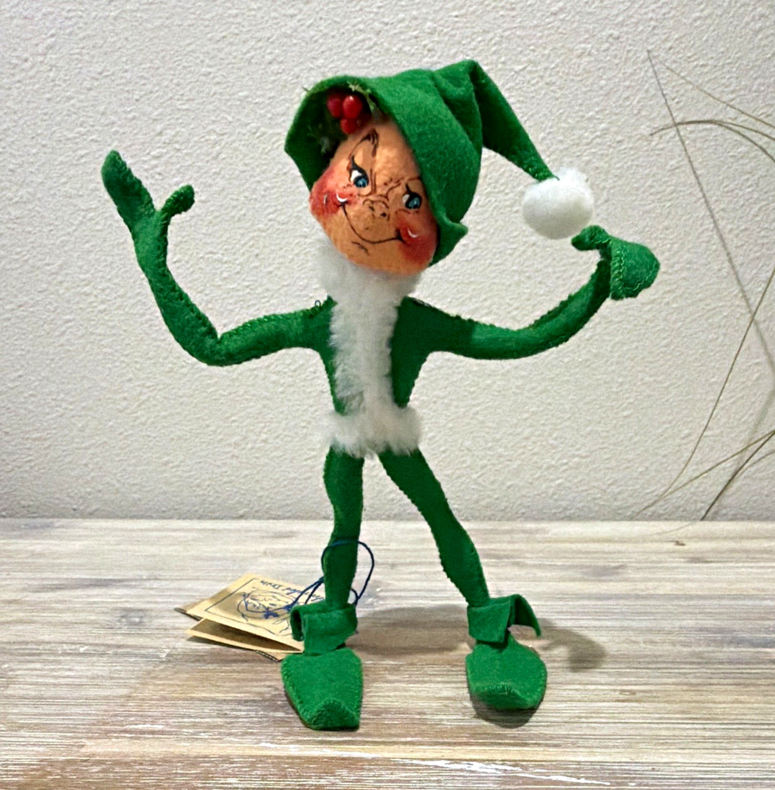 Annalee 10in Green Christmas Elf  item #7358 - 1995