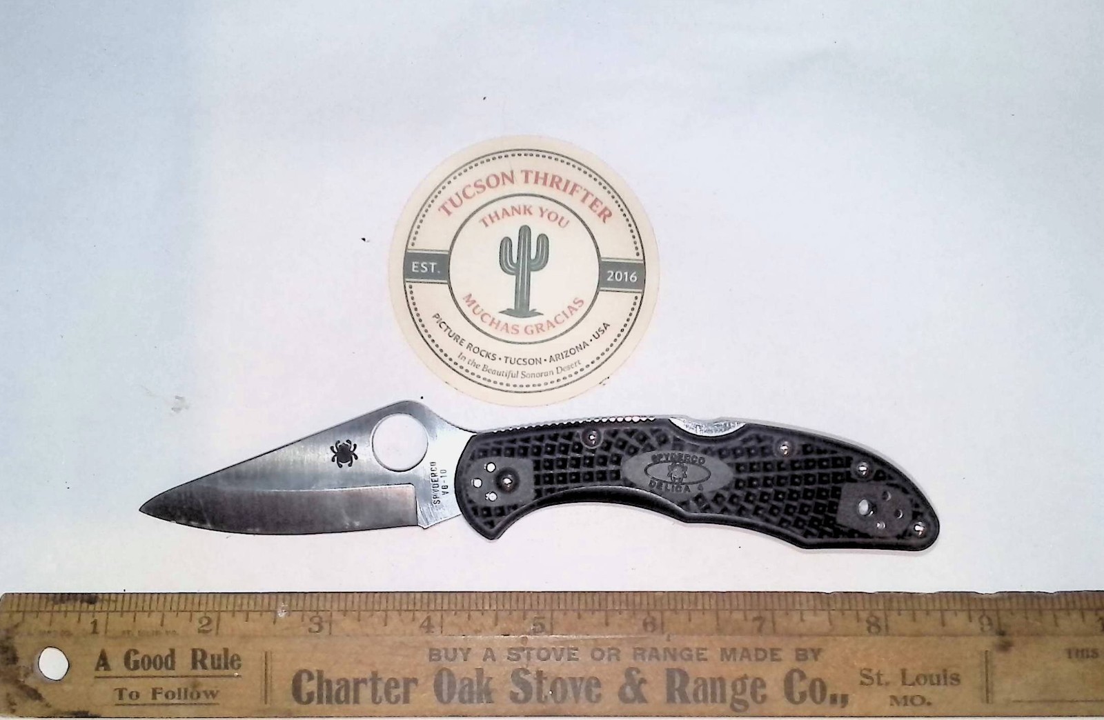Spyderco Delica 4 V8-10 Lockback Pocket Knife Spyderco Delica 4 V8-10 Lockback Pocket Knife