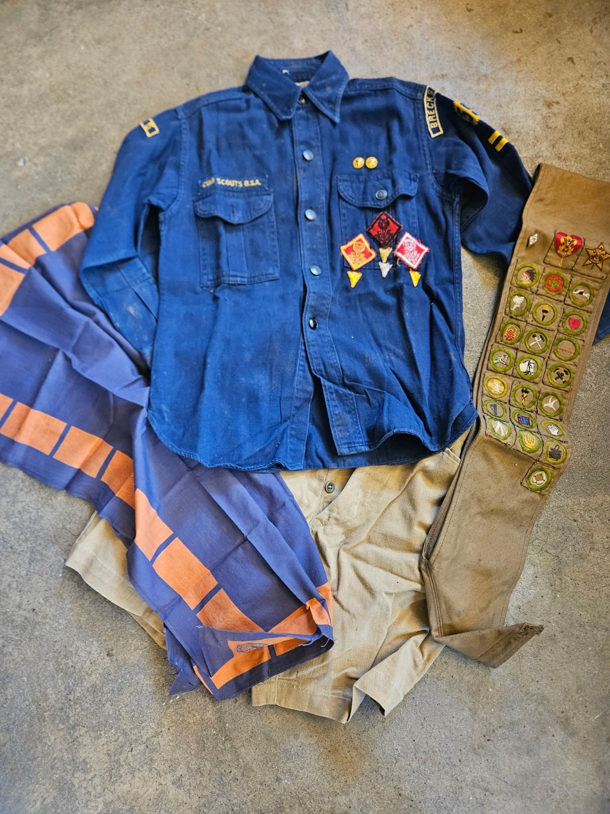 Boy Scouts of America lot 1930’s Lot. Merit badge sash & literature. 
