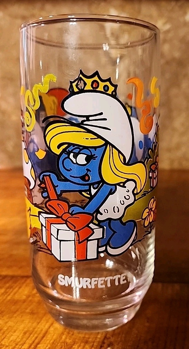 Smurf SMURFETTE Tumbler Drinking Glass 1983 Wallace Berrie & Co. Peyo Vintage