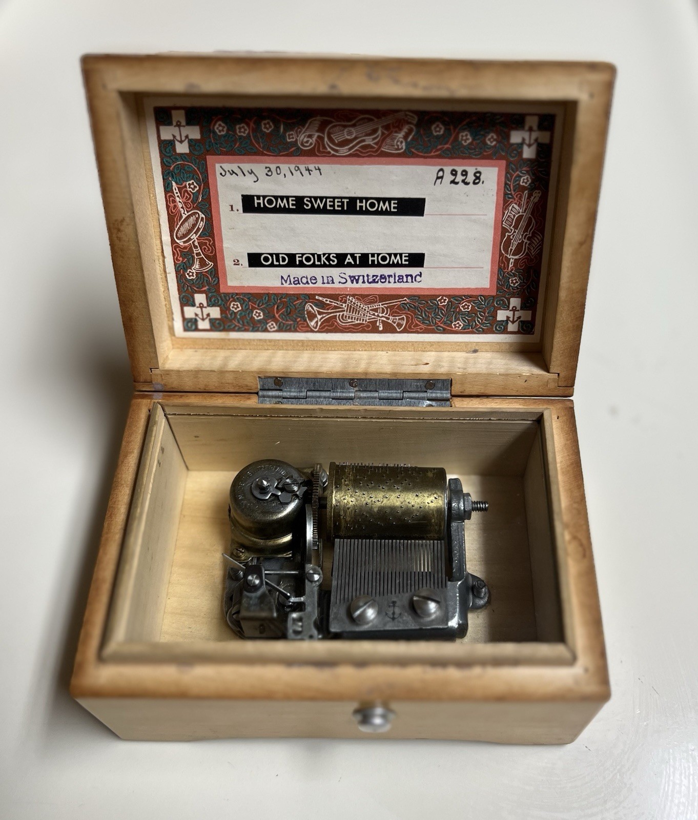 Vintage Swiss-Made Thorens Wooden Music Box READ DESCRIPTION