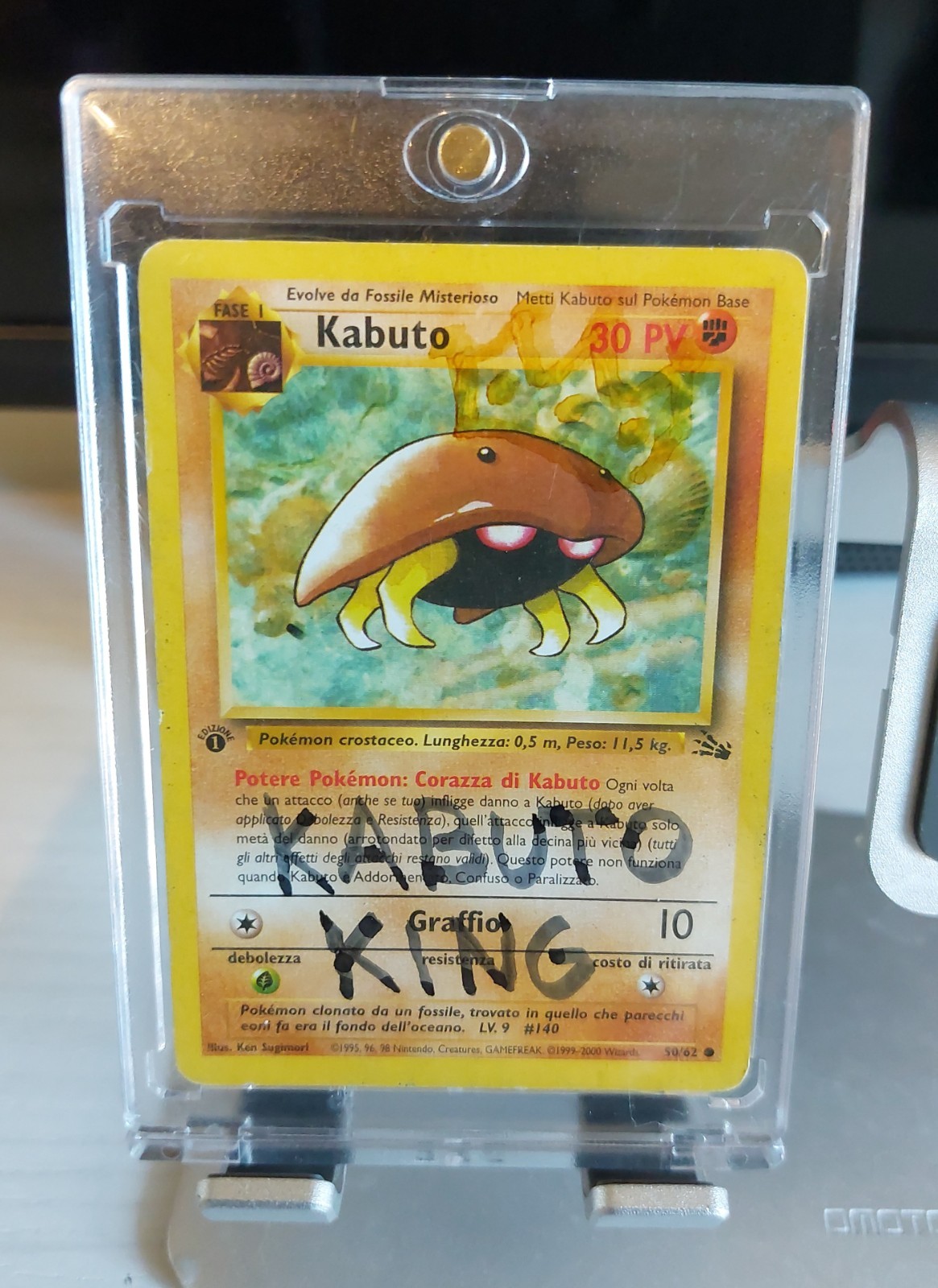 POKEMON TCG KABUTO KING SIGNED ITALIAN VERSION 1ST FOSSIL NON HOLO NO PSA