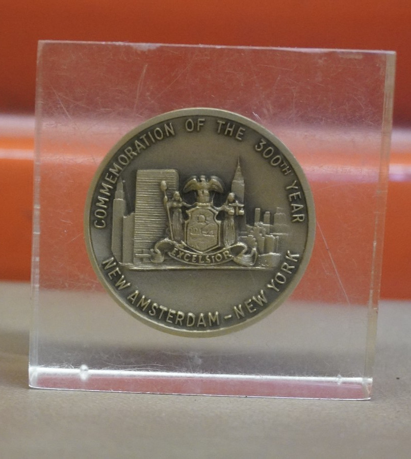 1964-1965 New York State Exhibit At the Worlds Fair Commemorative coin in resin