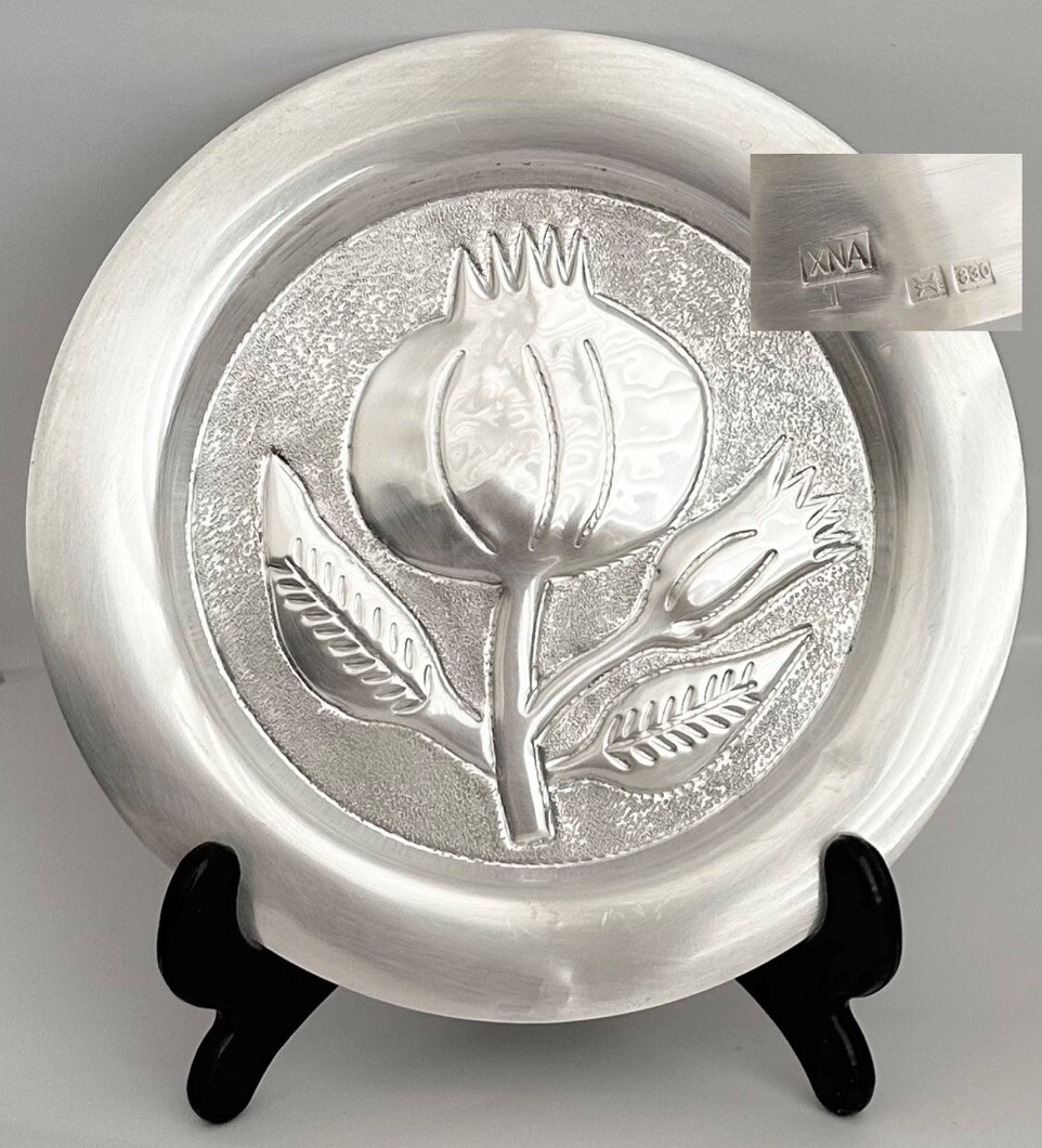 Vintage Hallmarked XNA 830 Hammered Pomegranate Floral Round Trinket Dish Vintage Hallmarked XNA 830 Hammered Pomegranate Floral Round Trinket Dish