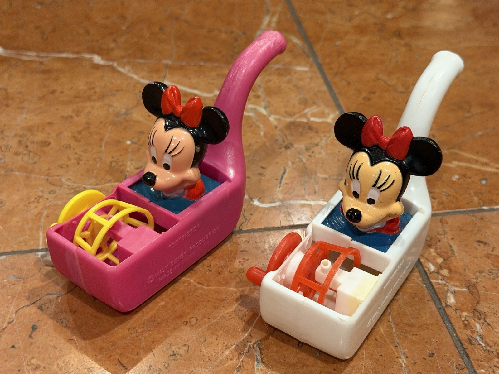 TOOTSIE TOYS MINNIE MOUSE RUB A DUB DUB WHITE PINK BUBBLE BLOWER TOYS LOT EUC