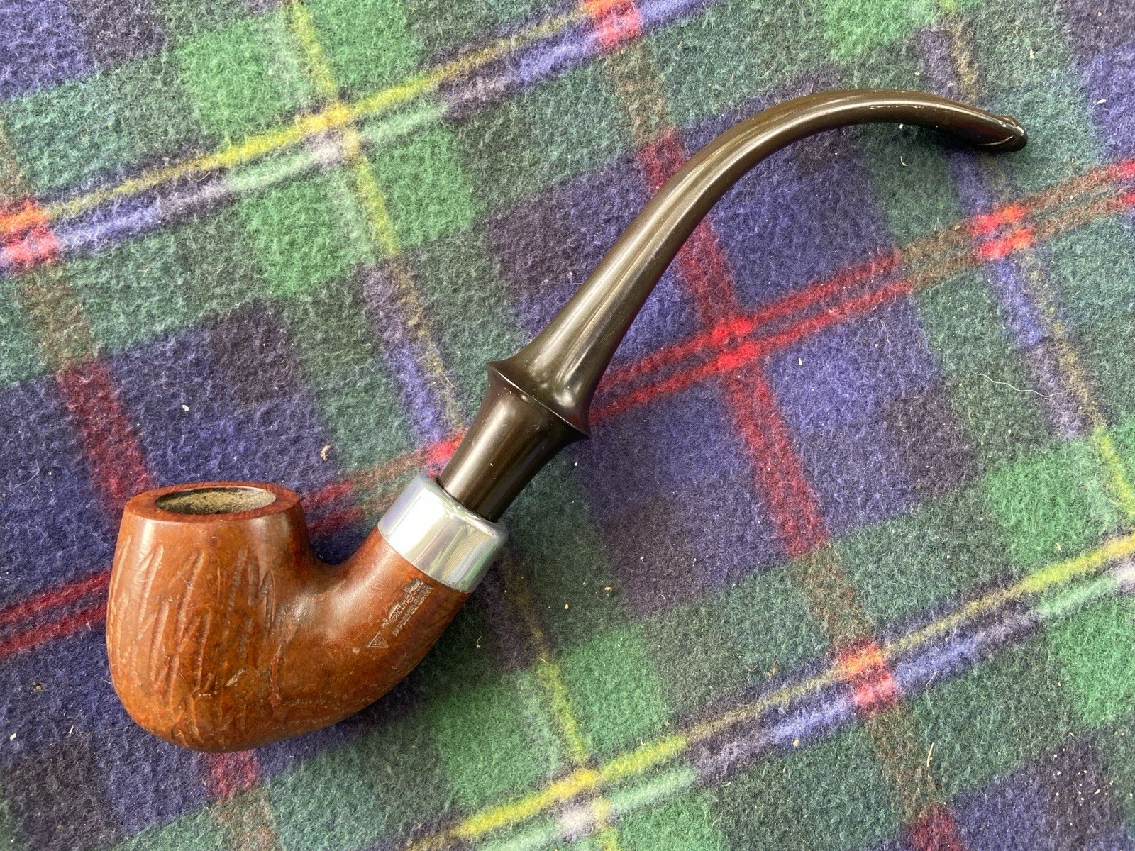VINTAGE LARGE SUPER CLEAN WELLINGTON PIPE 9 1/4