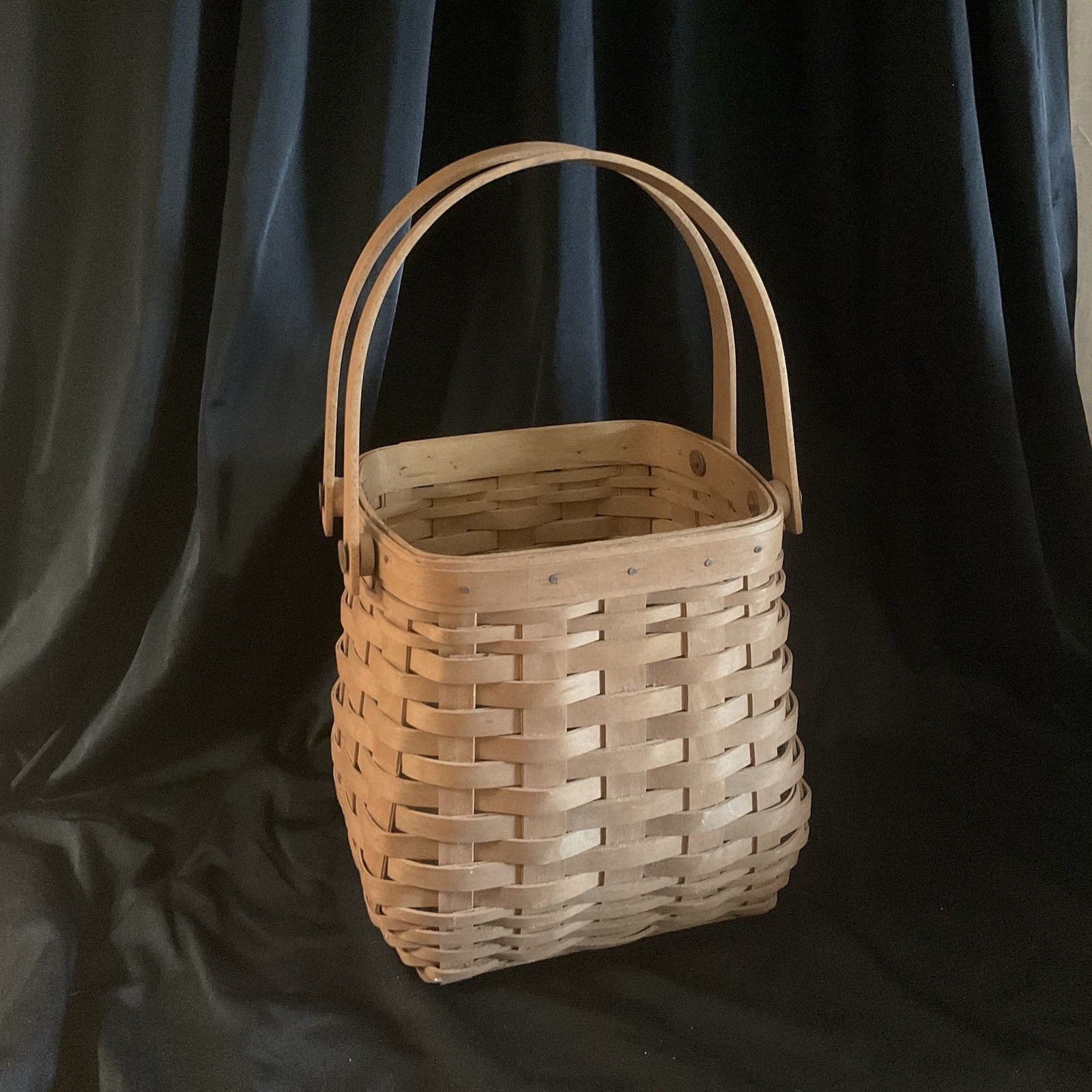 VINTAGE 2003 Longaberger Hand Made Woven Basket SIGNED RFM Good Condition VINTAGE 2003 Longaberger Hand Made Woven Basket SIGNED RFM Good Condition