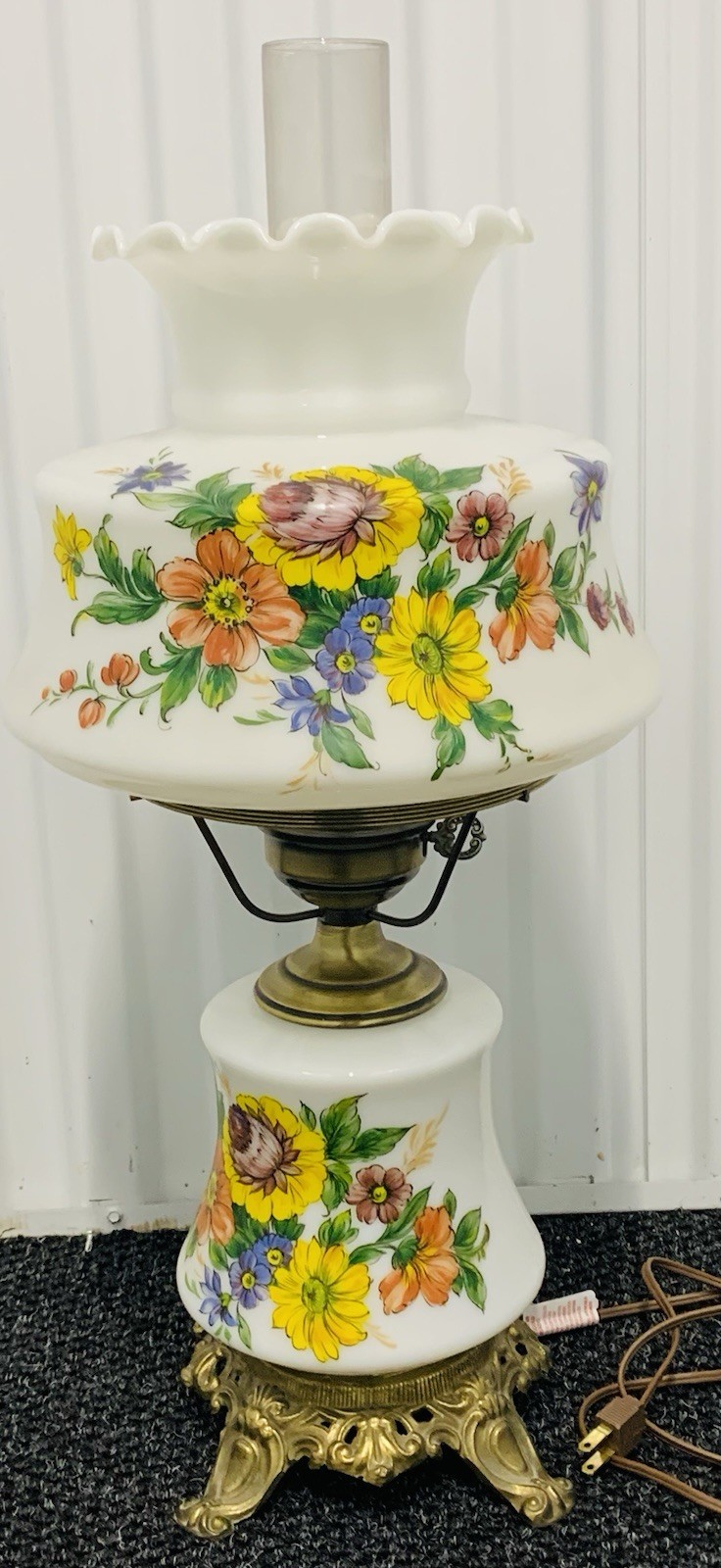 Vintage Quoizel Gone With The Wind Hurricane Three Way Lamp White Floral