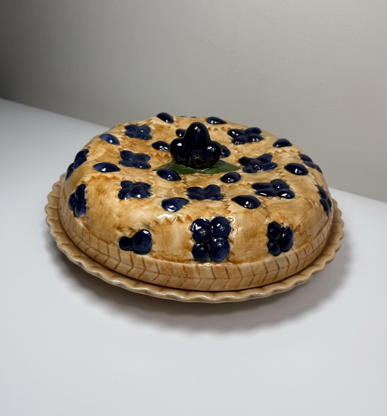 Vintage 1950s Norcrest Blueberry Pie Keeper Ceramic Covered Dish MCM Rare