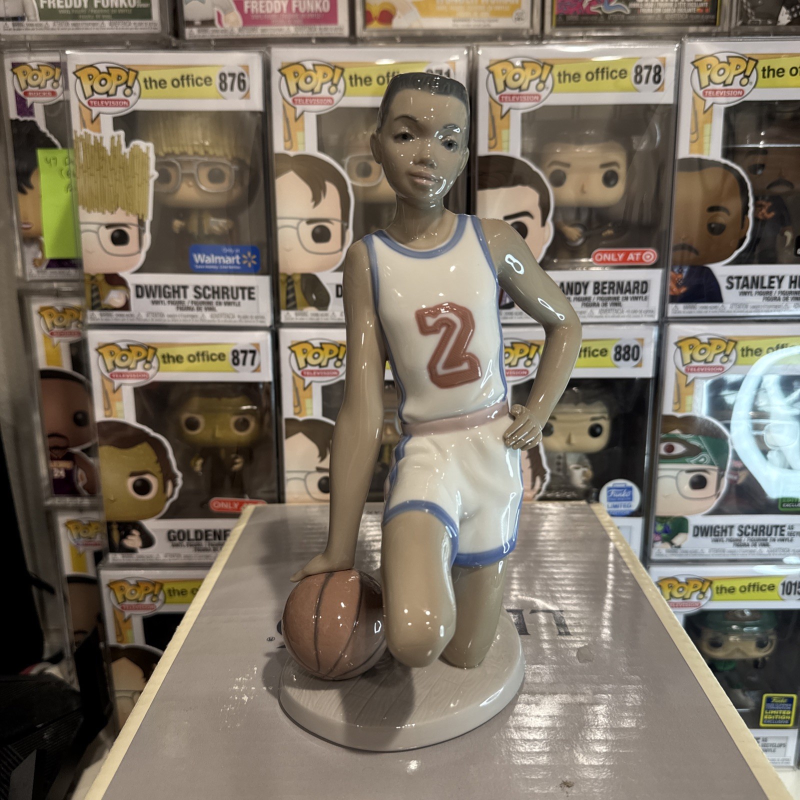 LLADRÓ “Basketball Star” #6136 – Porcelain Figurine – Retired – Made in Spain