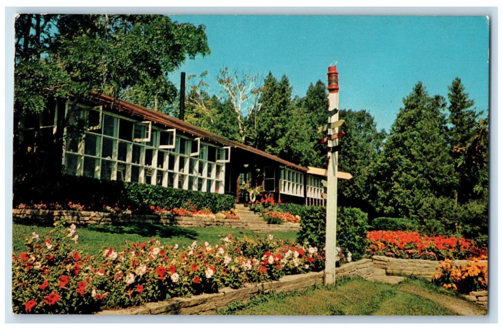 c1950\'s Manitowaning Lodge Manitoulin Island Ontario Canada Postcard c1950\'s Manitowaning Lodge Manitoulin Island Ontario Canada Postcard