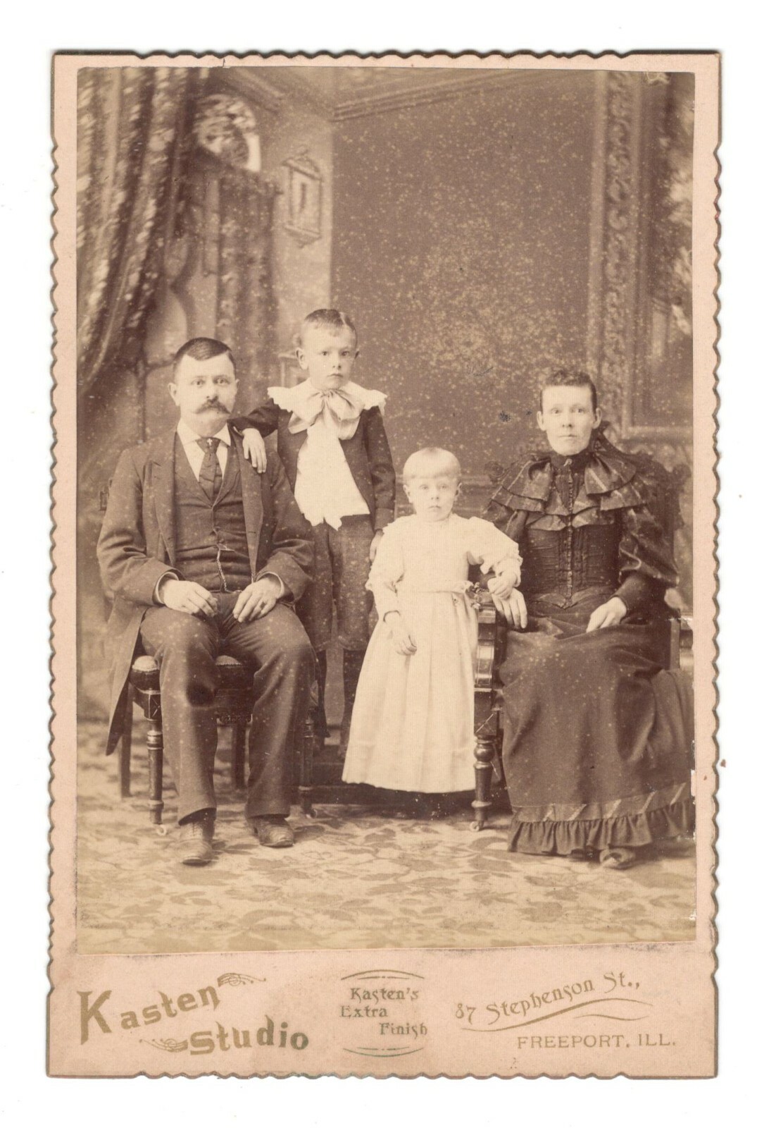 Vtg CDV Photo Victorian Family Children Studio Portrait Antique Cabinet Card CD4