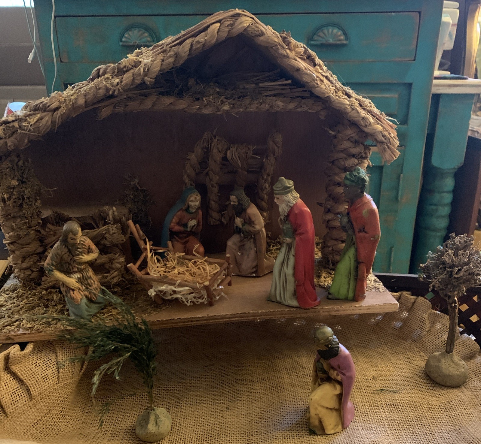 Vintage Wooden Christmas Nativity Creche Manger Stable Germany 6 Figures