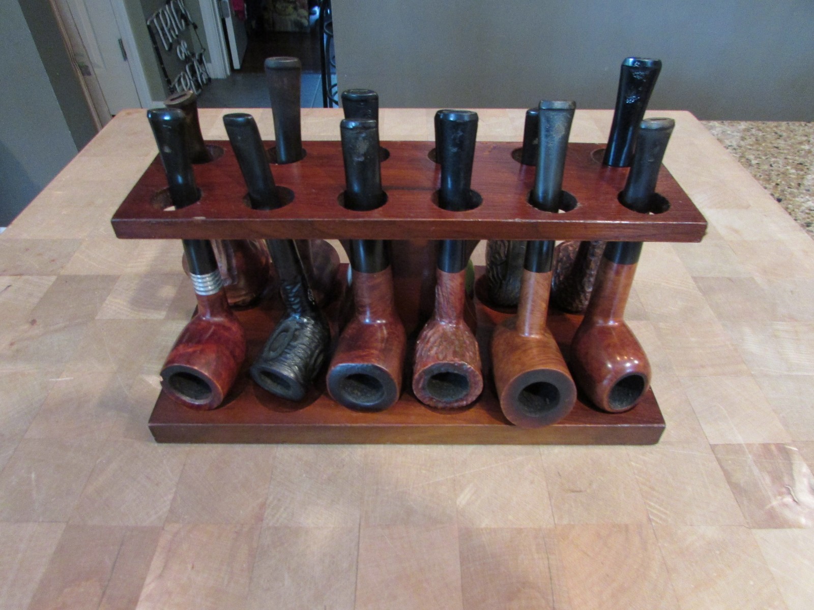 Vintage walnut 12 Pipe Smoking Pipe Stand Caddy Humidor W/ 12 ESTATE PIPES Vintage walnut 12 Pipe Smoking Pipe Stand Caddy Humidor W/ 12 ESTATE PIPES