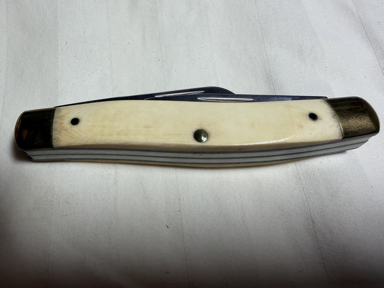 Schrade+ LTD Stockman, Brass Bolsters, White Micarta Handles, Pre-2004. Rare. Schrade+ LTD Stockman, Brass Bolsters, White Micarta Handles, Pre-2004. Rare.