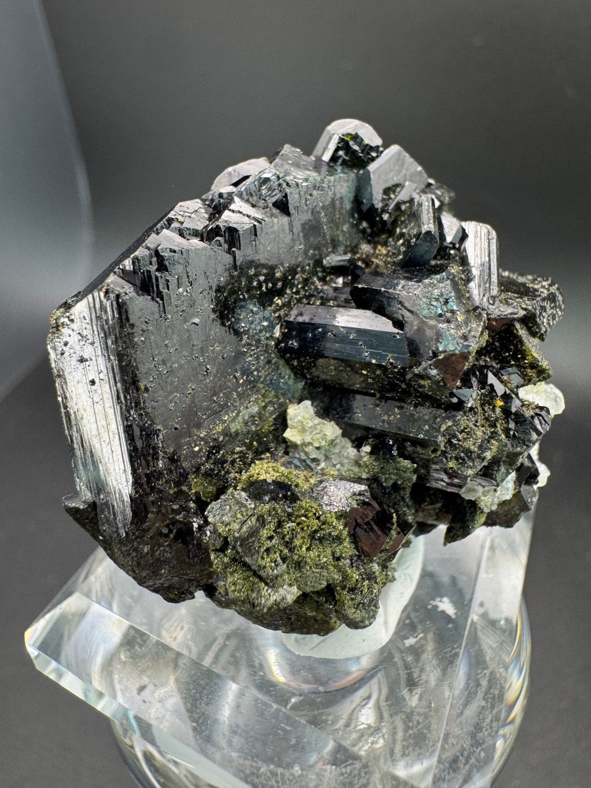 6918 Exceptional, Gemmy, Quasi-Hexagonal Epidote Pakistan 25g 6918 Exceptional, Gemmy, Quasi-Hexagonal Epidote Pakistan 25g
