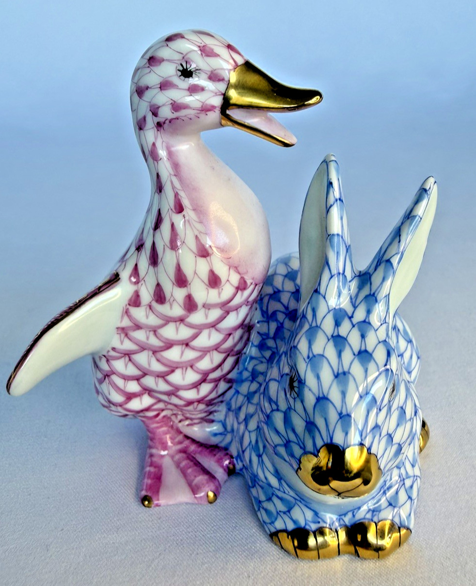 HEREND Hungary Duck & Bunny Rabbit 15611 Figurine Blue / Pink Fishnet Gold RARE