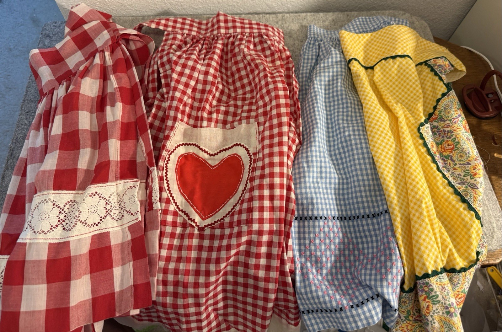 4 VTG/Vtg Inspired Half Cotton Aprons  Lot OF 4 good condition red yellow blue